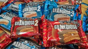 GRANDIOSO: El alfajor bonaerense que nació en familia y conquista los kioscos con precios populares