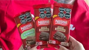 Invierno asegurado: Chocolates Nestlé copó los kioscos con sus chocolates