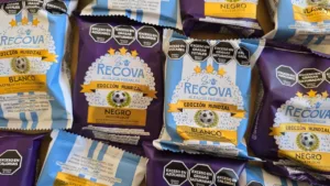 Alfajores La Recova se pone la camiseta: llegó la Edición Mundial con el sabor de siempre