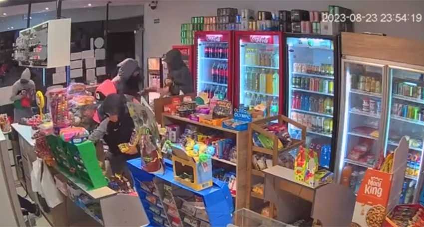 Saqueo Y Robo En Un Kiosco De Carlos Paz Se Llevaron Cigarrillos Alcohol Y Chicles Infokioscos® 8663